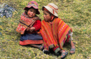 portrait des enfants d'une famille vivant dans les montagnes autour de la Vallée Sacrée