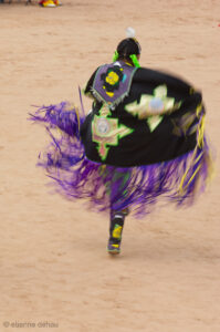 Le powwow est une célébration de la culture amérindienne associant danses et chants pour honorer les croyances et  les traditions ancestrales