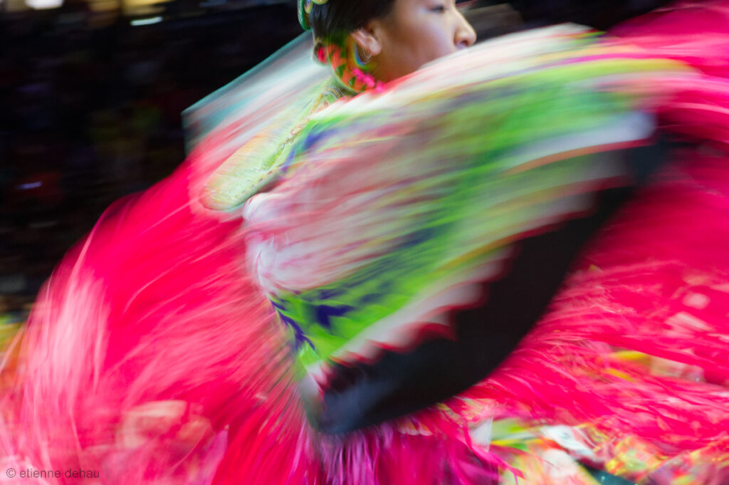 Le powwow est une célébration de la culture amérindienne associant danses et chants pour honorer les croyances et  les traditions ancestrales