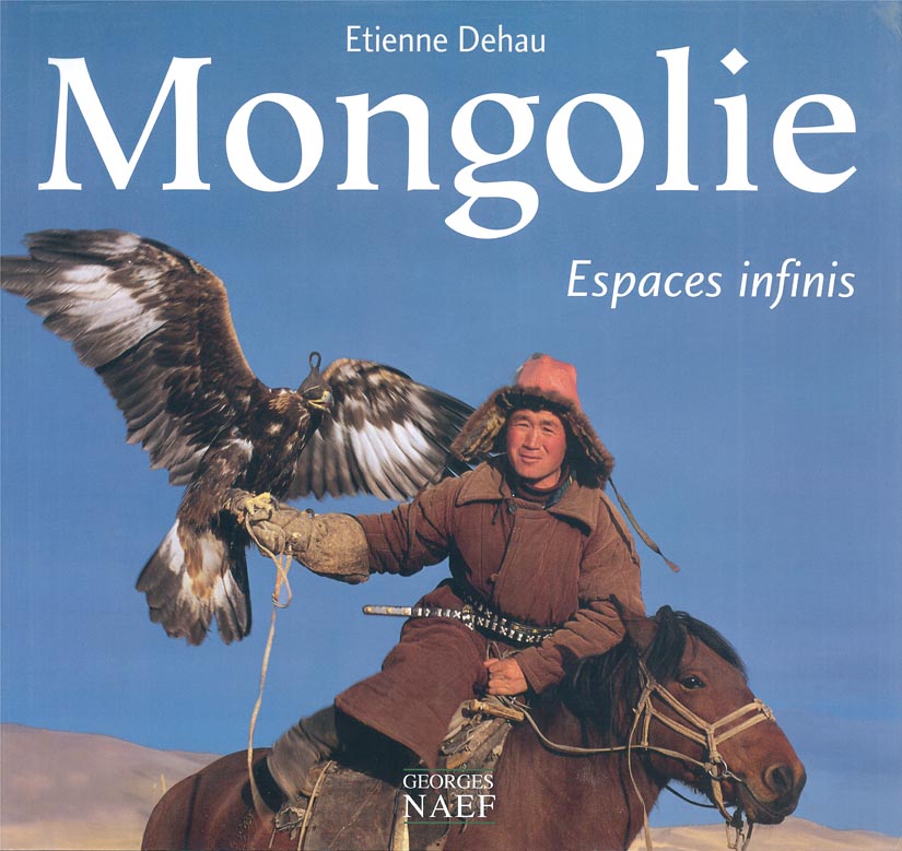 livre de texte et photographies sur la Mongolie