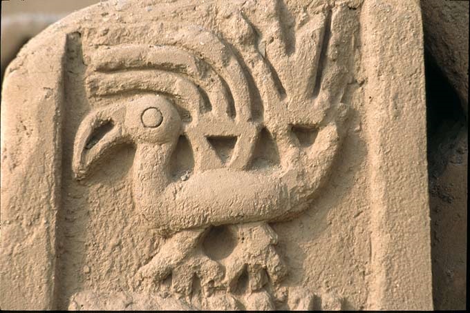archeologie-perou-chan-chan détail dans le site archéologique de Chan Chan sur la côte nord du Pérou